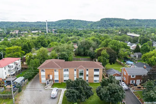 3-5 Olive ST #Unit 3, Grimsby, ON L3M 2B4