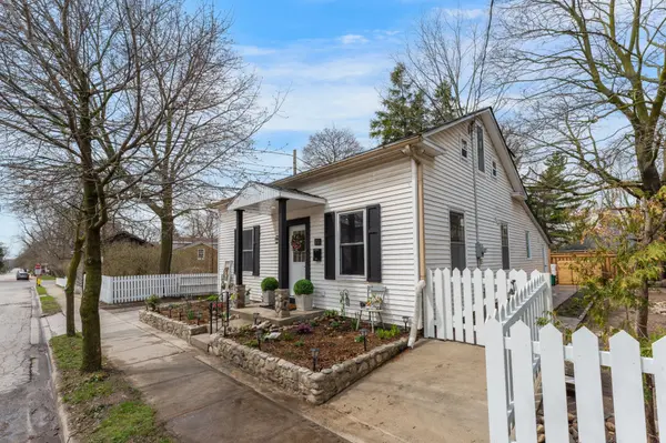 132 Waterloo ST N, Cambridge, ON N3H 1M8