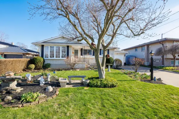 15 Nottingham CT, St. Catharines, ON L2M 1L6