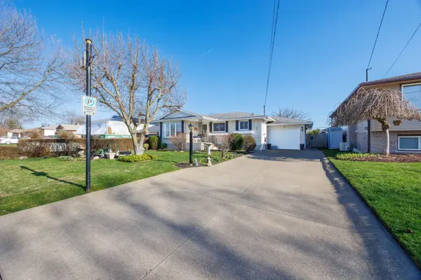 15 Nottingham CT, St. Catharines, ON L2M 1L6