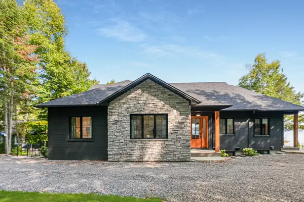 1015 Treasure DR, Dysart Et Al, ON K0M 1S0