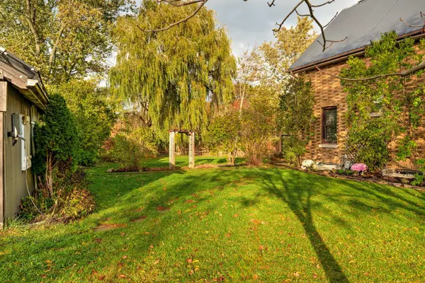 2090 Haldibrook RD, Hamilton, ON L0R 1C0