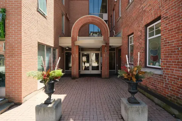 10 Clarence ST #4, Lower Town - Sandy Hill, ON K1N 5P3