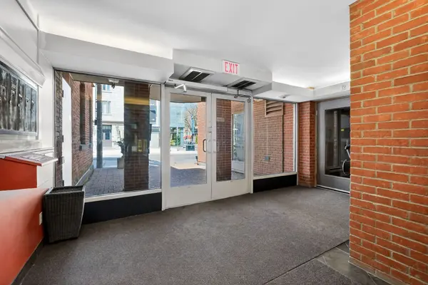 10 Clarence ST #4, Lower Town - Sandy Hill, ON K1N 5P3