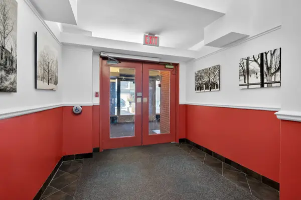 10 Clarence ST #4, Lower Town - Sandy Hill, ON K1N 5P3