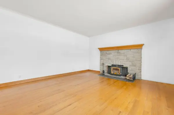 556 Rosebush RD, Quinte West, ON K0K 2C0