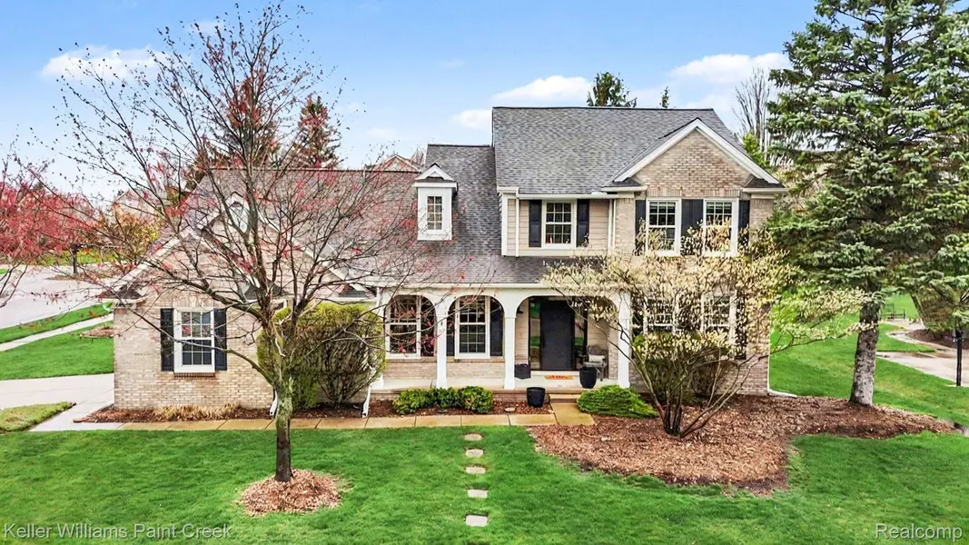 3692 Sunnyside CT, Oakland Charter Township, MI 48306