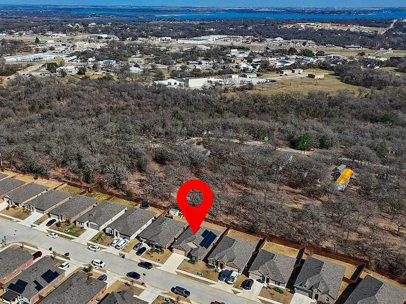 220 Abingdon Street, Azle, TX 76020