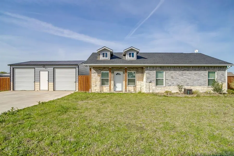 604 S Aquilla Street, Itasca, TX 76055