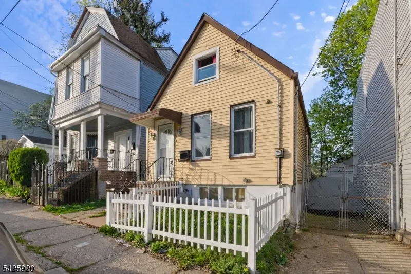 11 Tichenor Ter, Irvington Twp., NJ 07111