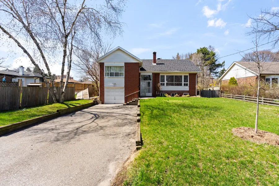 1821 Christopher RD, Mississauga, ON L5J 2K7
