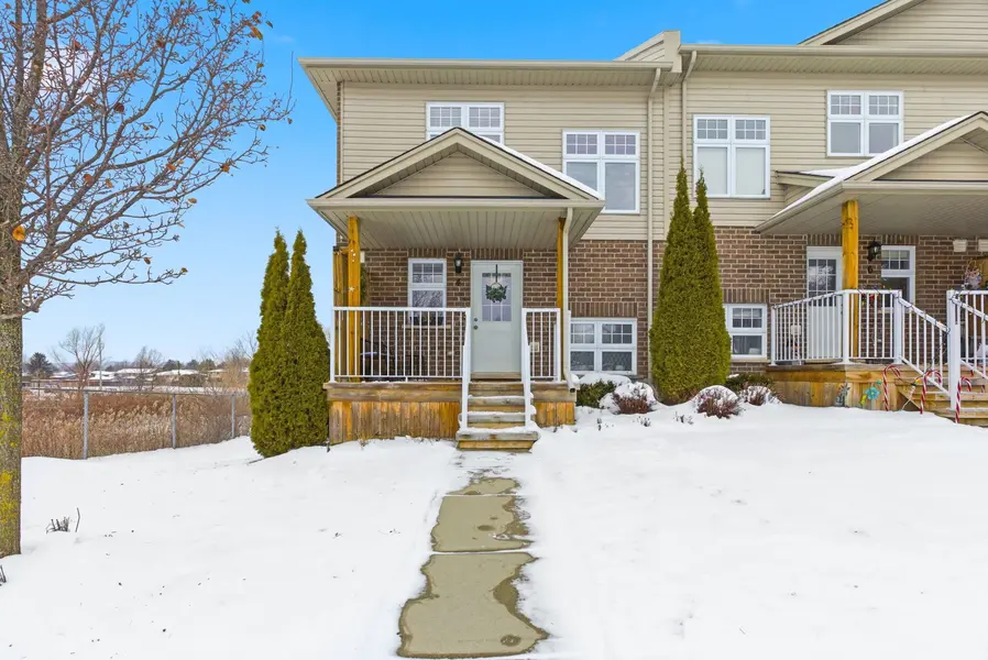 4 Nathan CT, Cambridge, ON N1P 0B2
