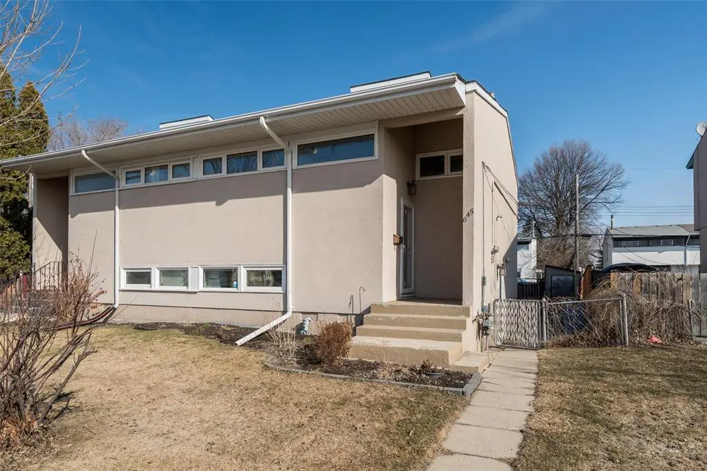645 Elizabeth RD, Winnipeg, MB R2J 1A3