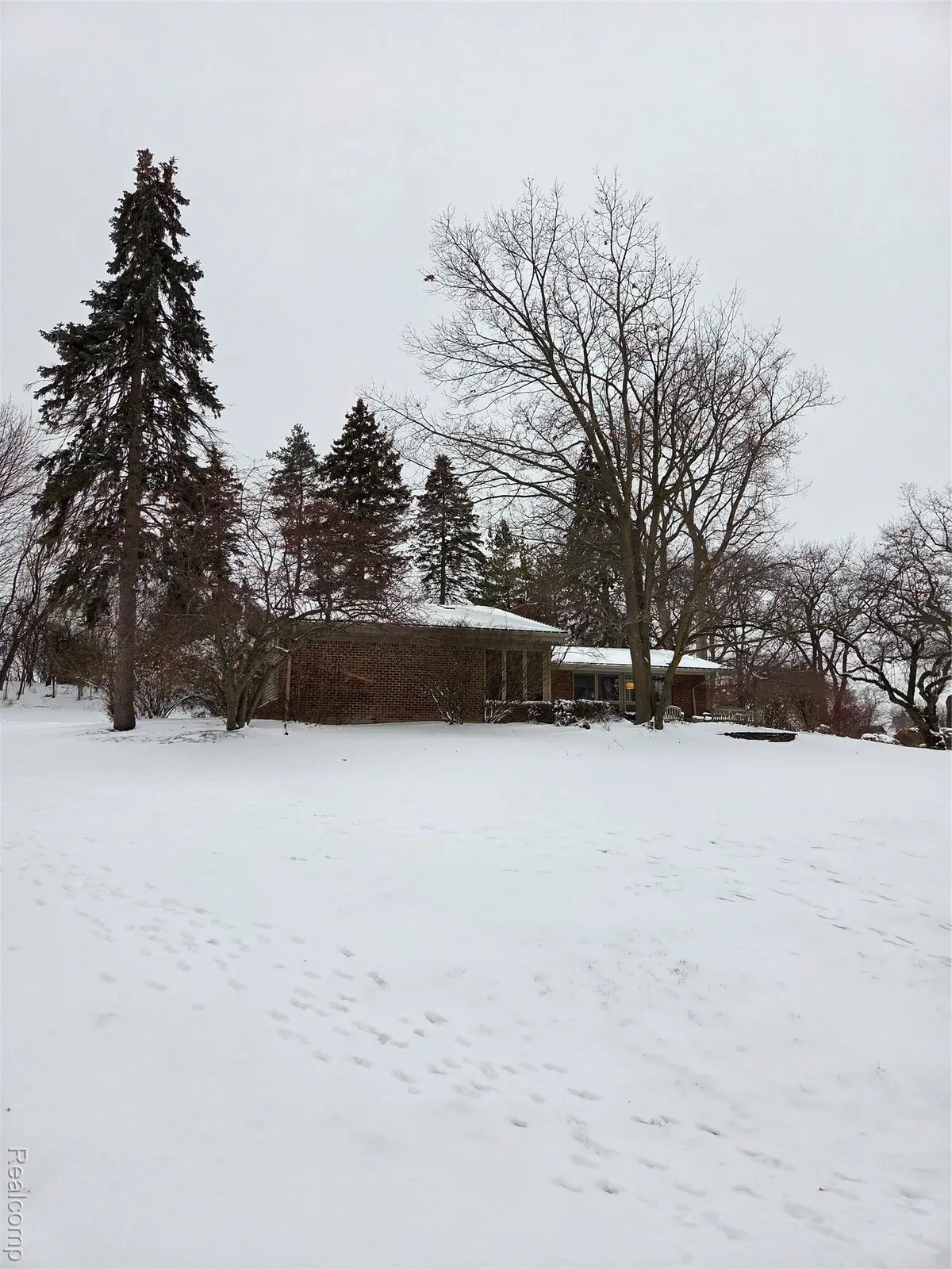 2745 Ayrshire DR, Bloomfield Hills, MI 48302