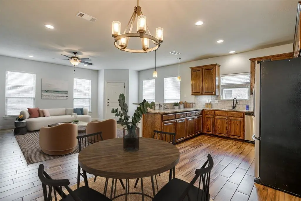 4912 Ridglea Hills Court, Fort Worth, TX 76116