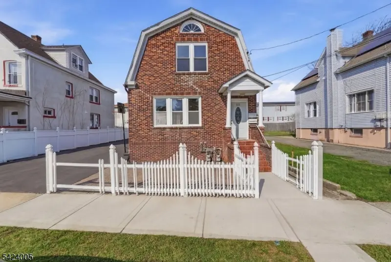 25 Florida Grove Rd, Woodbridge Twp., NJ 08832