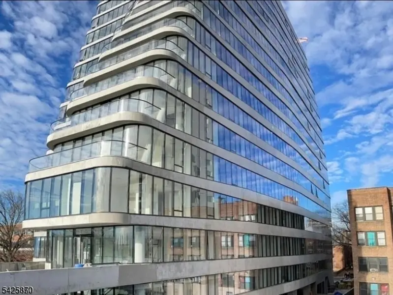 258 S Harrison St #1504, East Orange City, NJ 07018