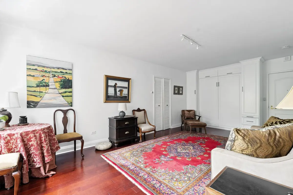 21 Dale AVE #805, Toronto C09, ON M4W 1K3