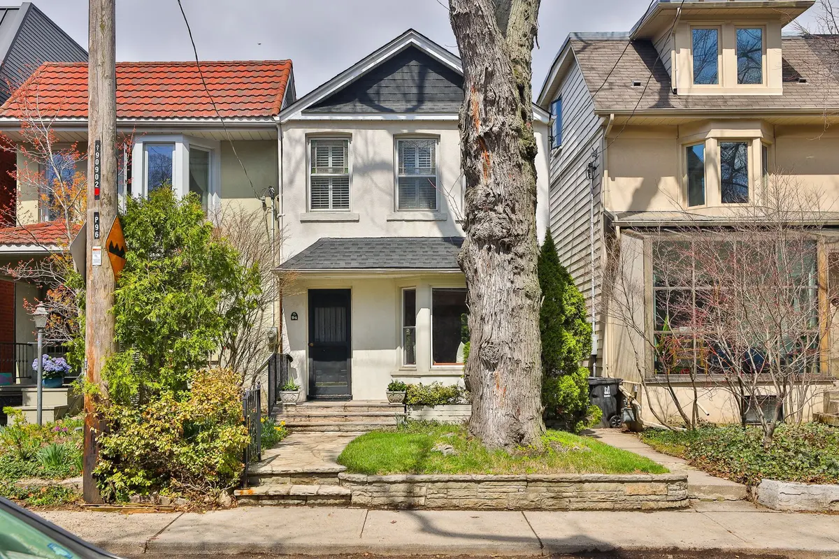 94 Alcina AVE, Toronto C02, ON M6G 2E8