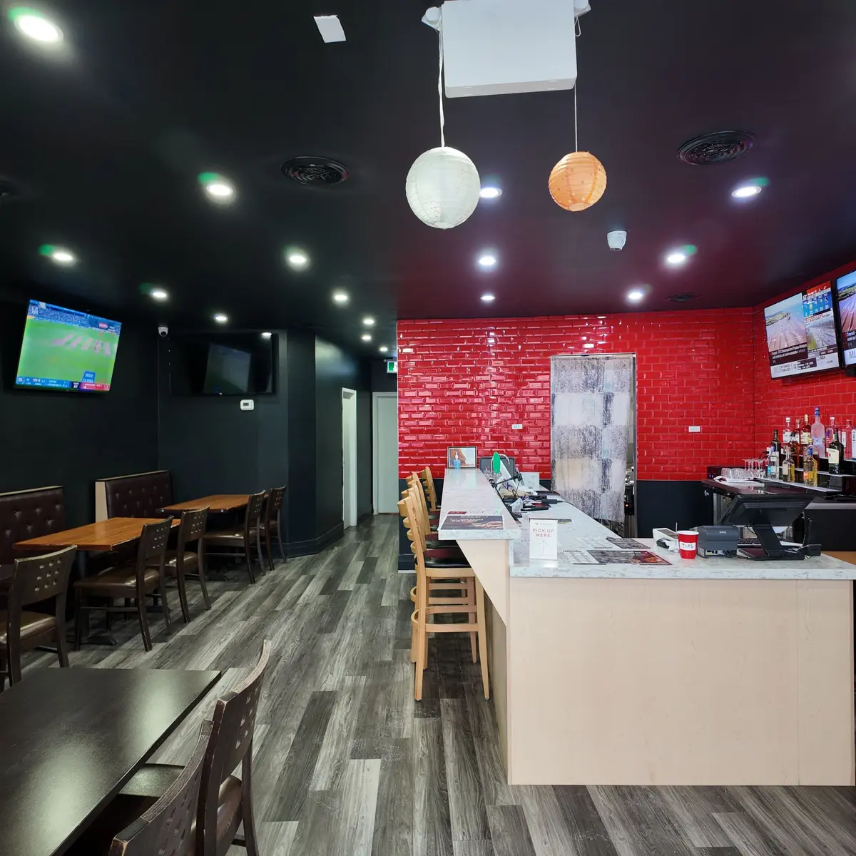 540 Davis DR #6, Newmarket, ON L3Y 2P3