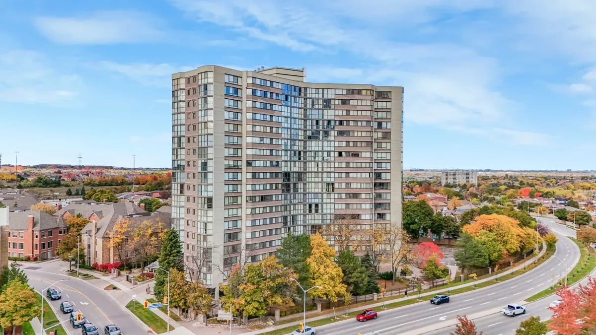 4235 Sherwoodtowne BLVD E #204, Mississauga, ON L4Z 1W3