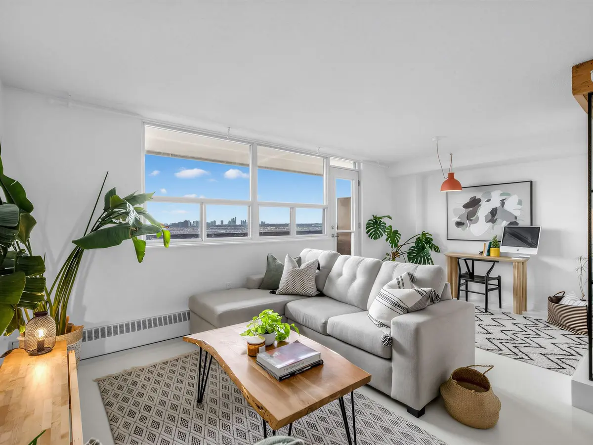 541 Blackthorn AVE #1210, Toronto W03, ON M6M 5A6