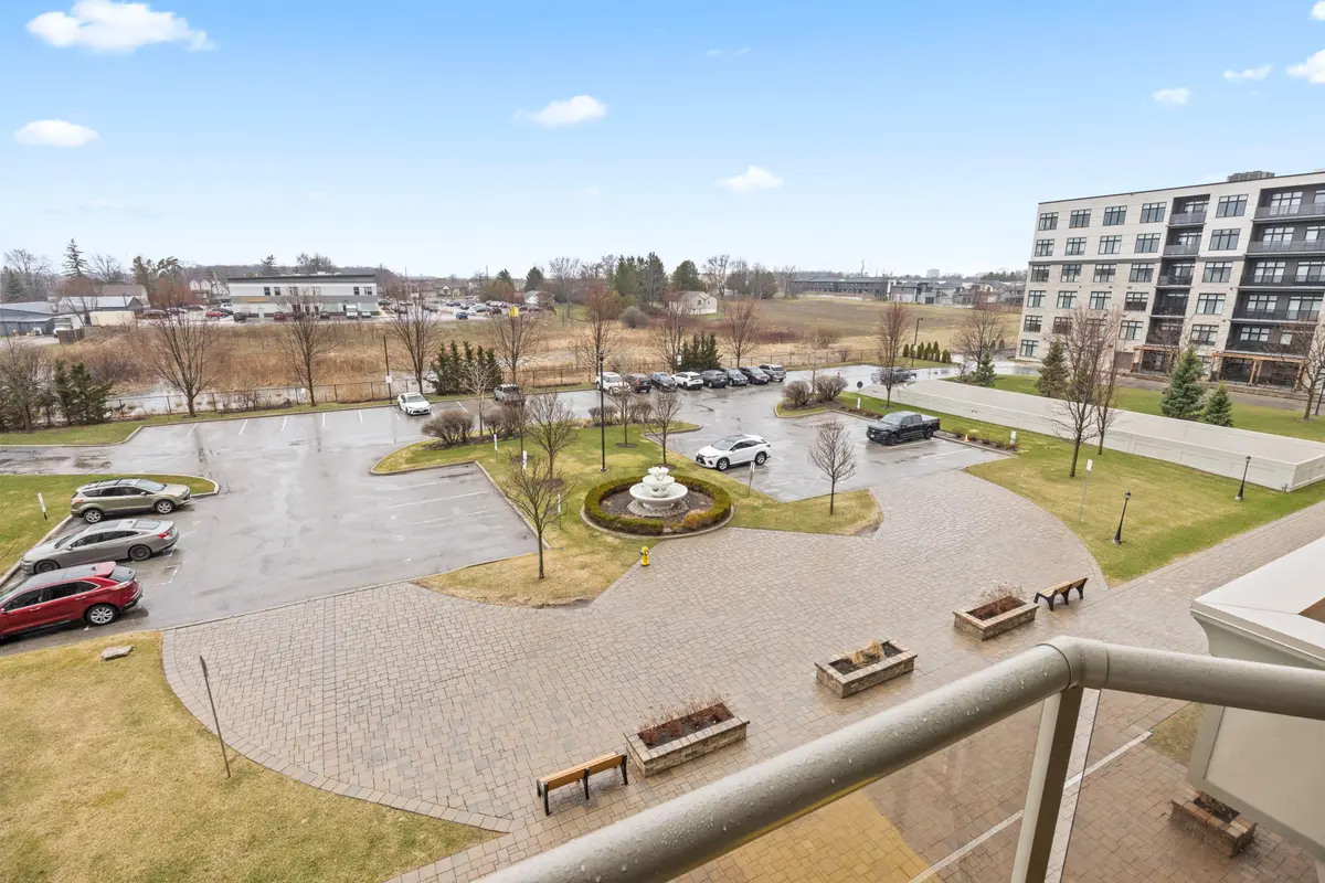 1030 Coronation DR #406, London North, ON N6G 0G5