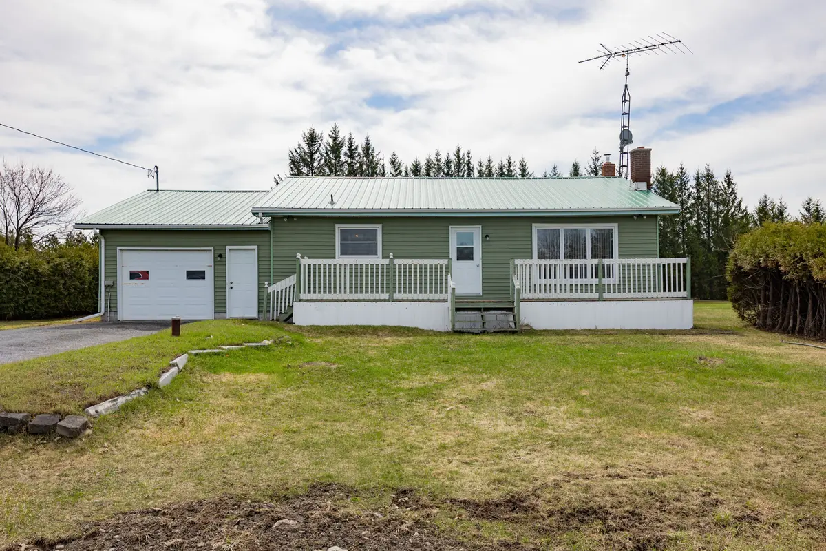 20076 County 43 RD, North Glengarry, ON K0C 1A0