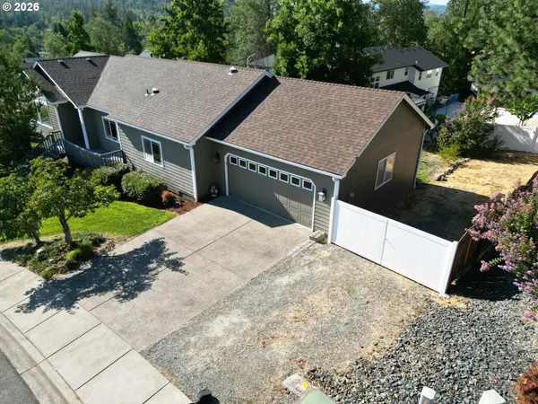 212 WAGON WHEEL DR, Grants Pass, OR 97527