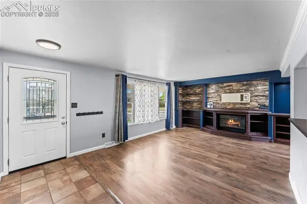 4518 Moffat LN, Colorado Springs, CO 80915