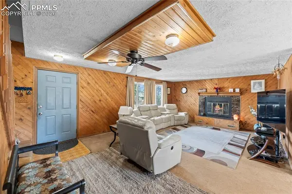 2075 Grady CT, Colorado Springs, CO 80915