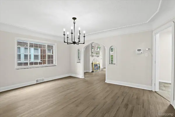 294 Riverside DR, Detroit, MI 48215