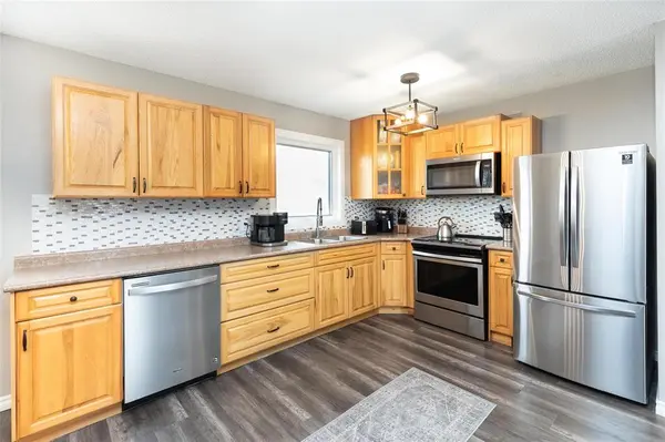 37 Gagnier Bay, Ste Anne, MB R5H 1A7