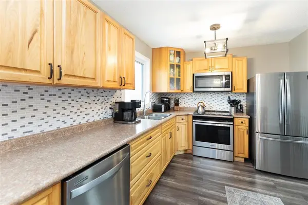 37 Gagnier Bay, Ste Anne, MB R5H 1A7