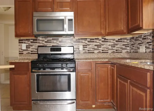 18841 Lathers ST, Livonia, MI 48152