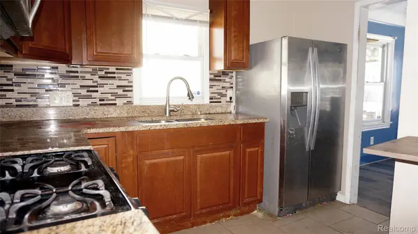 18841 Lathers ST, Livonia, MI 48152