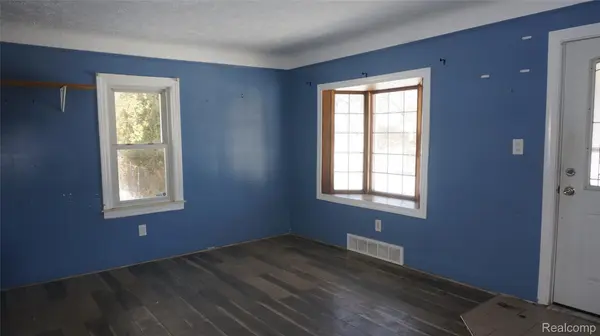 18841 Lathers ST, Livonia, MI 48152