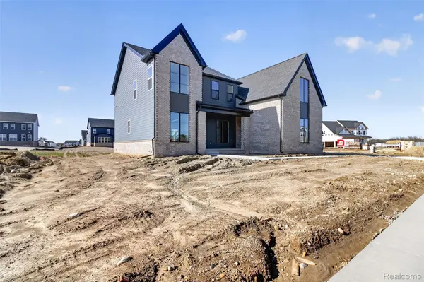 2417 Provencal DR, Commerce Charter Township, MI 48382