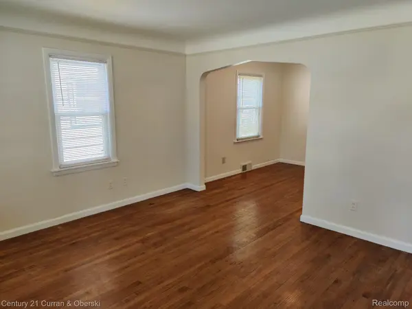 24311 Notre Dame ST, Dearborn, MI 48124