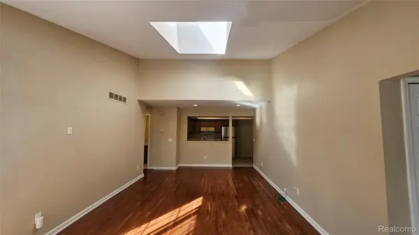 6616 Embers CT, West Bloomfield Charter Township, MI 48322