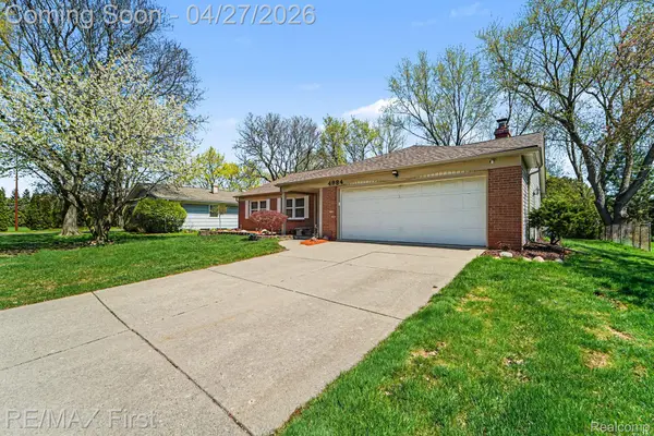 4984 Hyde Park DR, Troy, MI 48085