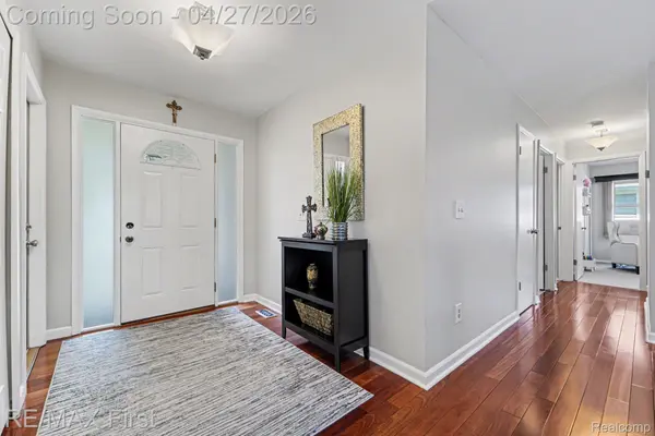 4984 Hyde Park DR, Troy, MI 48085