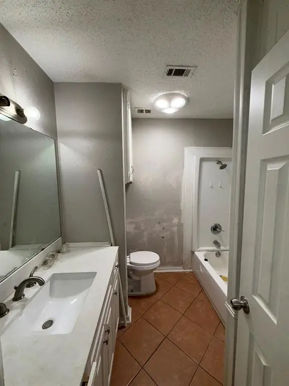 708 E Pecan Street, Hurst, TX 76053