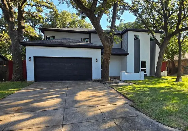 4102 Abelia Court,  Arlington,  TX 76017