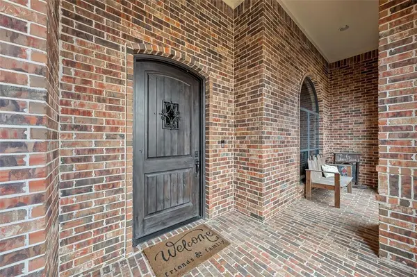 380 N Quail Run Drive, West, TX 76691