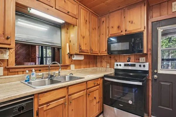 760 Rs County Road 3160, Emory, TX 75440