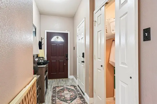 1102 N Gaines Street, Ennis, TX 75119