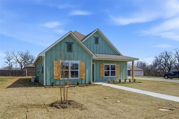 309 Railroad Avenue, Sanger, TX 76266