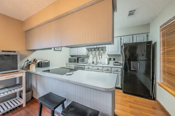 655 Ridgeline Drive, Hurst, TX 76053