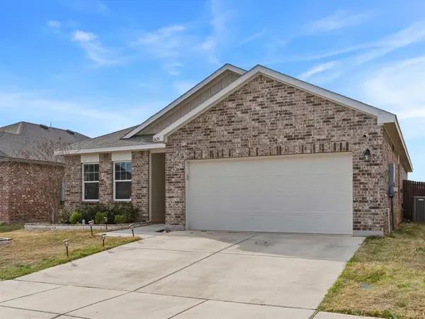 1425 Escondido Drive, Fort Worth, TX 76052